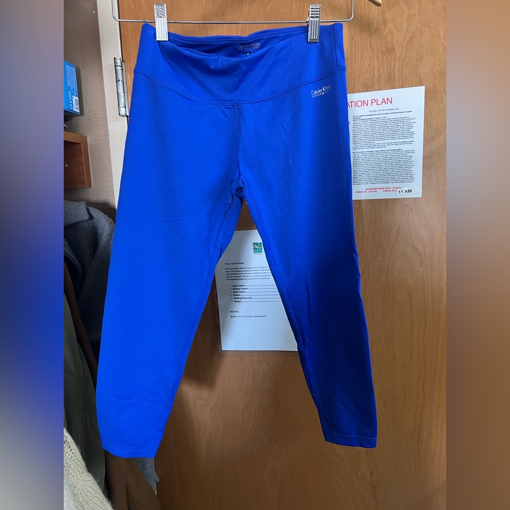 Calvin Klein capri length leggings